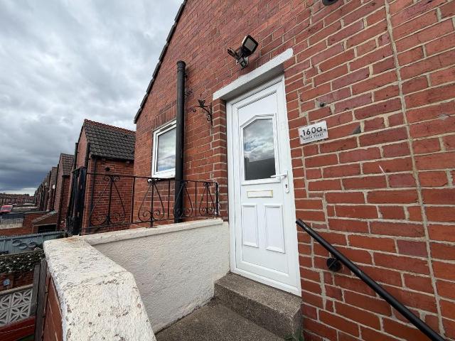 Glebe Street, Castleford WF10, 2 bed flat to rent, £675 pcm | PrimeLocation
