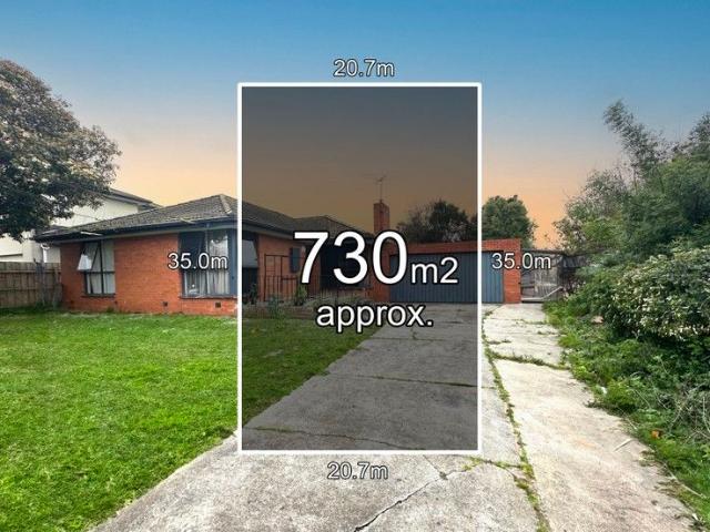 WIDE FRONTAGE, SPACIOUS FAMILY DESIGN IN BRENTWOOD SECONDARY ZONE!