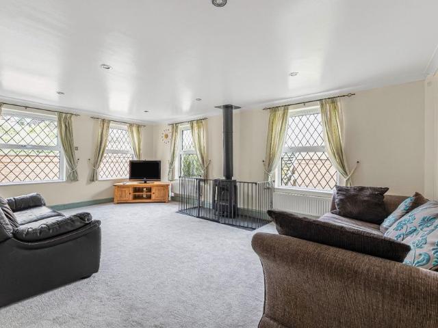 A gorgeous family home on the outskirts of the picturesque village of Orwell, offering beautiful countryside views and walks to the rear. Located just six miles southwest of Cambridge, this property is available now