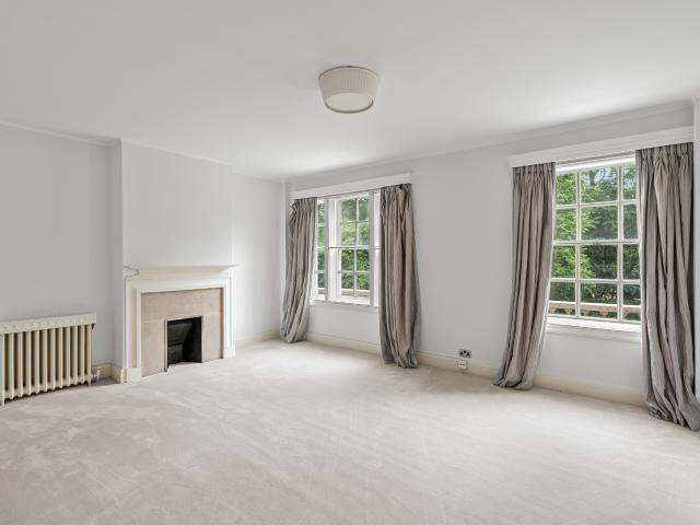 A Grand Mansion Apartment in the Heart of Kensington