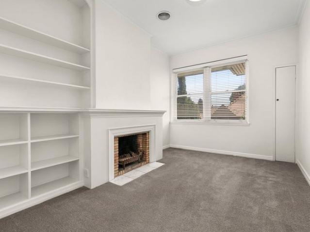 A Grand Art Deco Residence in the Heart of the Domain Precinct 6 months or longer term lease available
