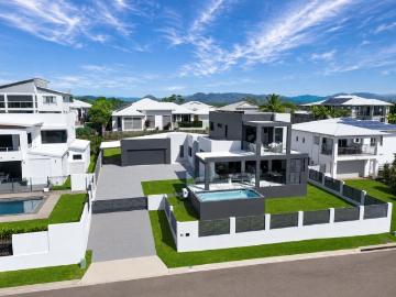 A Grand Coastal Sanctuary Crafted for Luxury Family Living and Entertaining