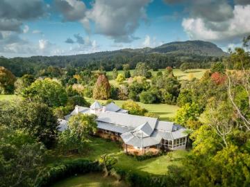 A Grand Country Estate of Distinction and Timeless Craftsmanship