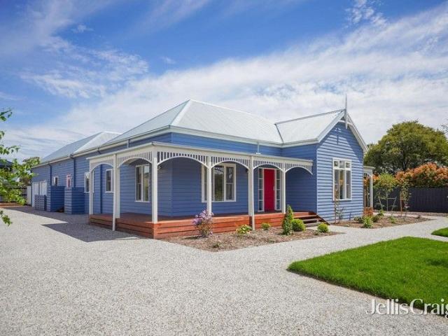 A grand country retreat in the heart of Woodend