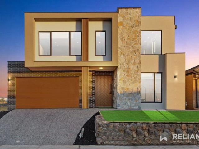 A Grand Expression of Modern Luxury Living