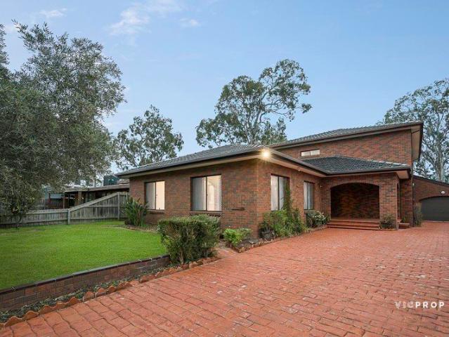 A Grand Family Estate of Extraordinary Scale on 892sqm Approx