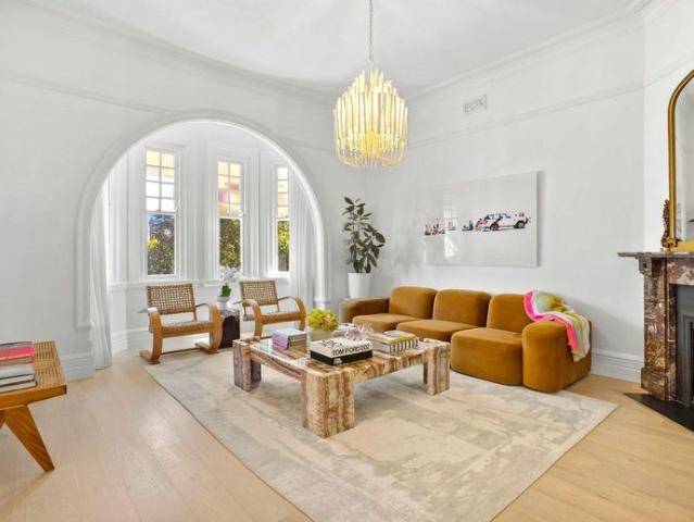 A Grand Family Estate of Timeless Elegance and Contemporary Luxury