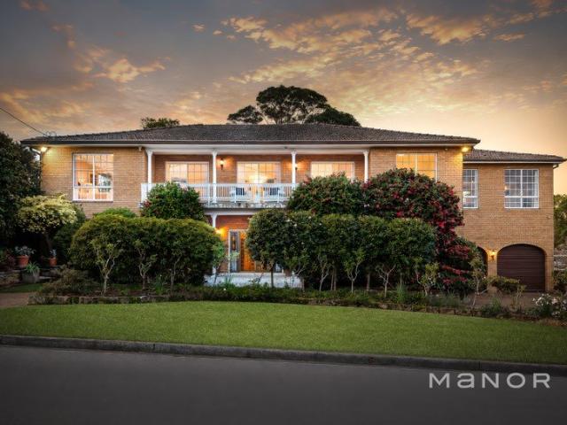 A Grand Family Estate of Timeless Luxury and Unrivalled Scale
