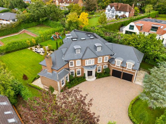 A Grand Family Home on Oxshott’s Crown Estate