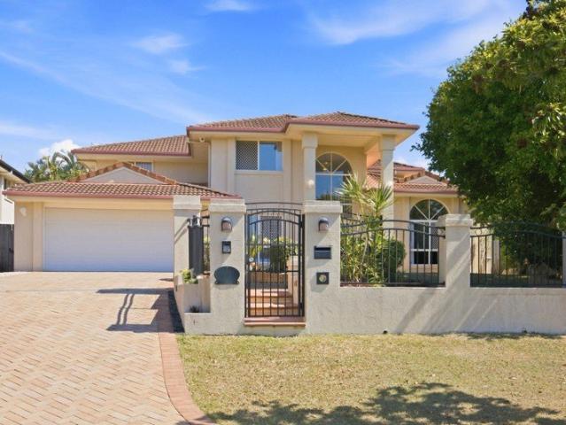 A Grand Family Home Where Space Is Truly Felt