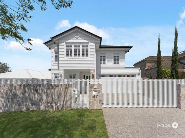 A Grand Family Retreat Designed to Entertain