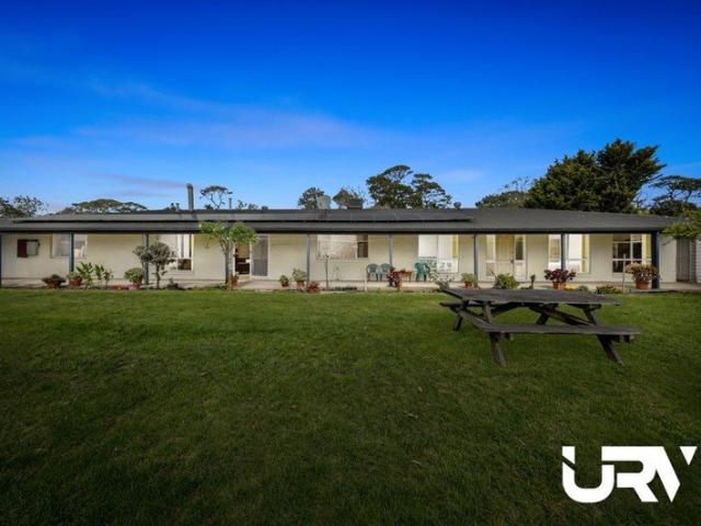 A GRAND FAMILY RETREAT WITH SUBDIVISION POTENTIAL* SPACE, STYLE & SERENITY IN WALLAN