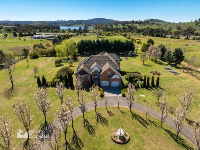 A Grand Five Acre Estate Made for Living, Entertaining and Escaping