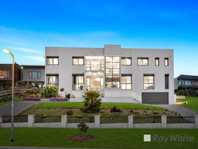 A Grand Lifestyle Estate in Harkaway Serenity