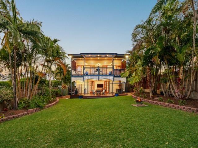 A Grand Queenslander in a Desirable Inner Northern Pocket