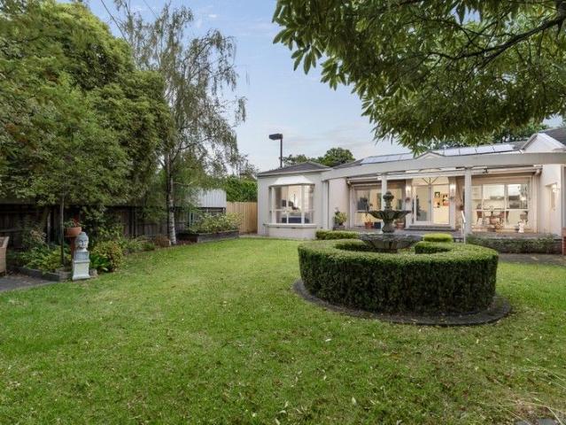 Peaceful Rear Residence in the Heart of Camberwell