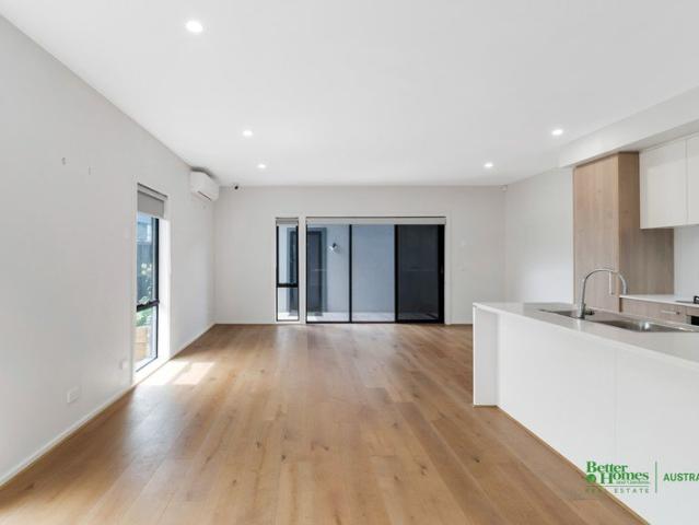A GREAT OPPORTUNITY IN A PRIME LOCATION YOU DON'T NEED A CAR!