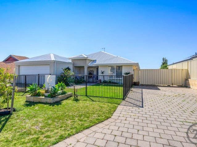 A Great Dawesville Location with Street Appeal & Potential