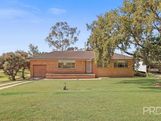 A great place to call home 1883m2 block
