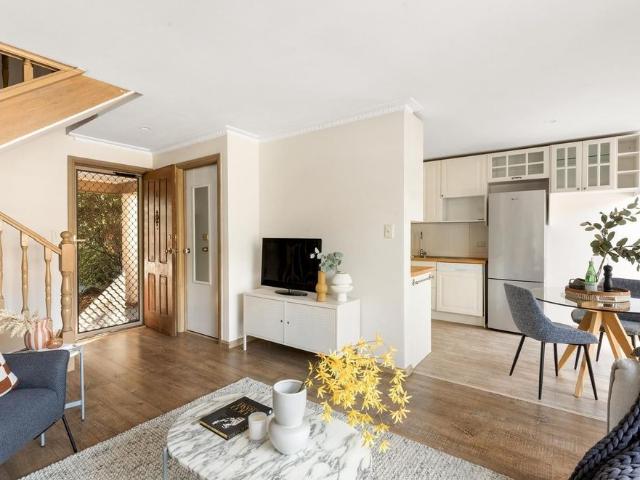 A great townhouse in the heart of Coburg