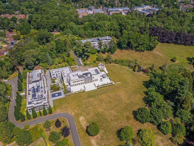 A Ground Floor Apartment within the Prestigious Charters Estate