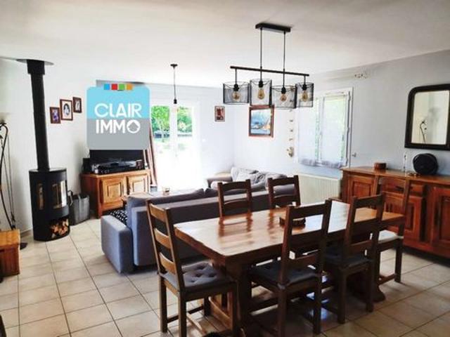 A HURIGNY 6 KM DE MACON EN BOURGOGNE, BELLE MAISON 6 PIECES DE 122 M² SUR TERRAIN DE 924 M²