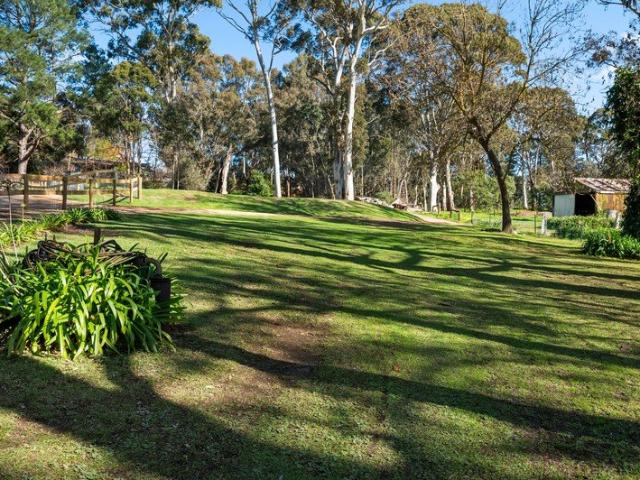 A Hahndorf edge of village canvas with elevation, seclusion and farmland views