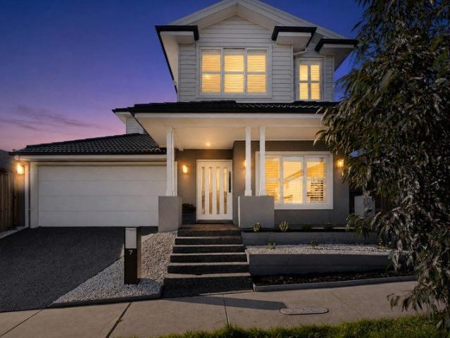 A Hamptons Inspired Showpiece of Style, Space & Sophistication