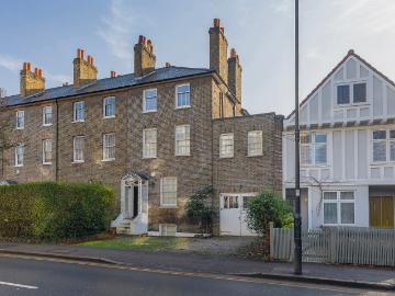A handsome five bedroom house in Wimbledon Village