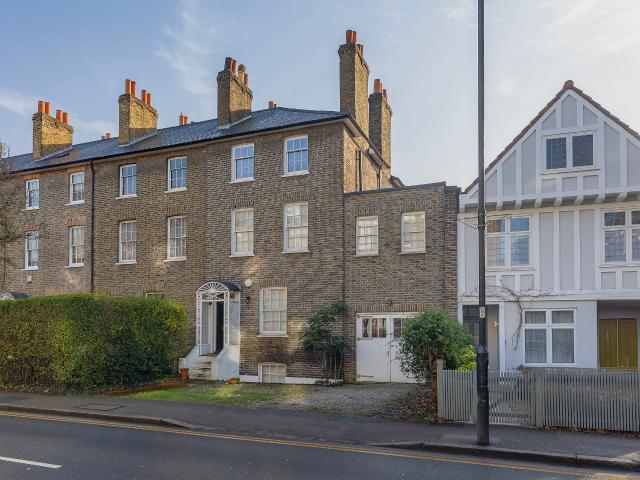 A handsome five bedroom house in Wimbledon Village