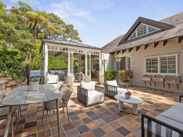 A Harbourside Sanctuary on Over 1,000sqm with Direct Access to Parsley Bay