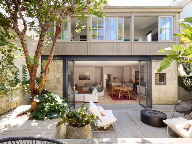 A Harbourside Treasure Where Maritime History Meets Artistic Legacy, 300m to Camp Cove Beach