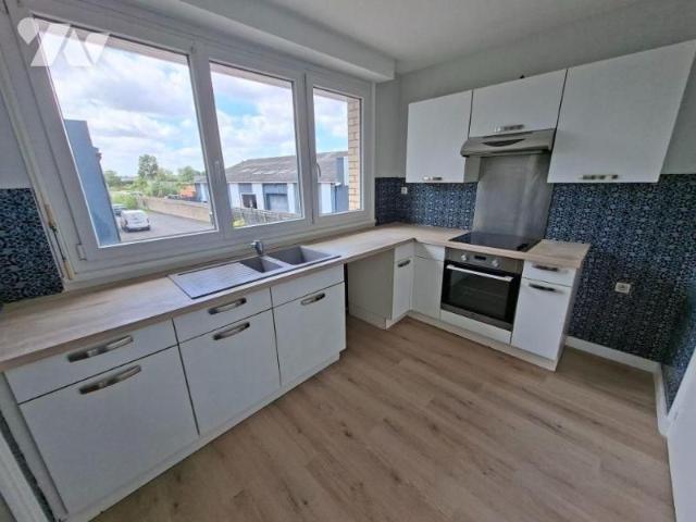A Hazebrouck, proche gare et commerces, bel appartement de type 4 au 1er étage sans ascenseur c.