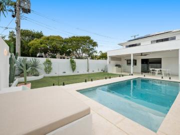 A head turning transformation Palm springs paradise in a prized Morningside pocket