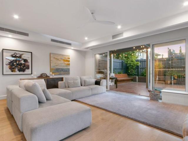 A Heavenly Hampton East Abode