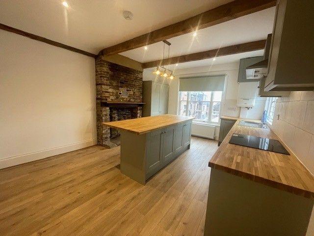 A High Street, Battle TN33, 3 bed flat to rent, £1,750 pcm | PrimeLocation