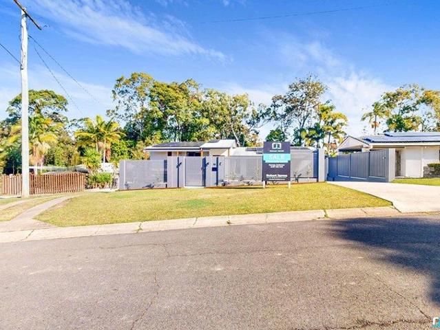 More Than Meets the Eye Pool, Separate Studio & Prime Tewantin Position