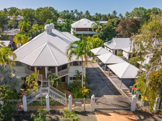 A Hidden Tropical Retreat Just Metres from the Coral Sea