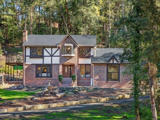 A Hidden Tudor Sanctuary on 2.53ha with a Lifestyle Few Can Offer