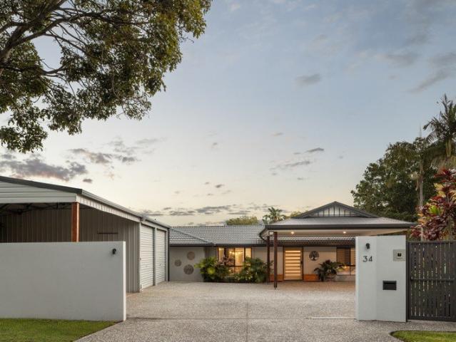 Amazing Residence On 790m2 Block Available Now!