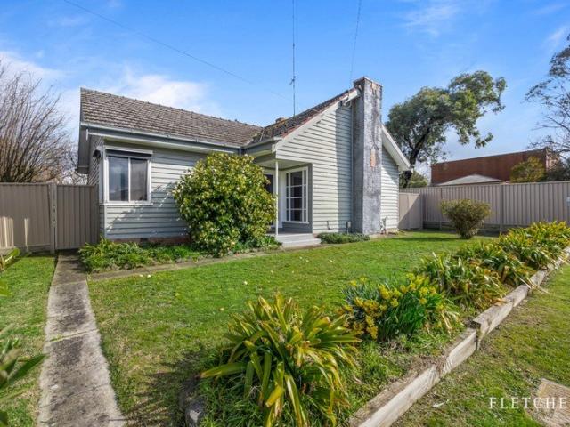 A HIDDEN GEM IN THE LAKE WENDOUREE PRECINCT