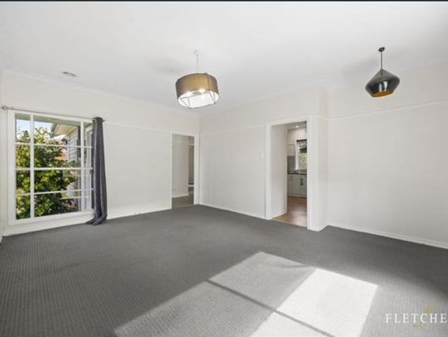 A HIDDEN GEM IN THE LAKE WENDOUREE PRECINCT