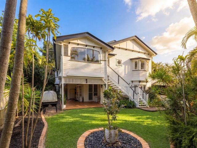 A Hidden Gem with Dual Living!
