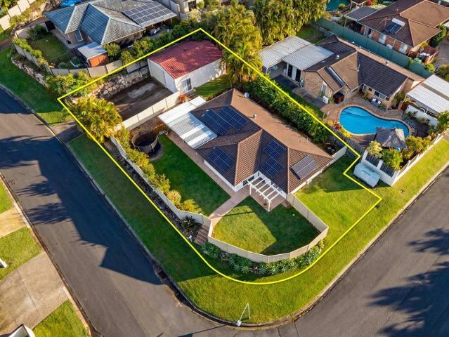 A Hidden Gem With Room for Your Family, Business & Future Plans