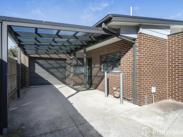 A Hidden Gem with Space, Privacy & Parkland at Your Back Gate