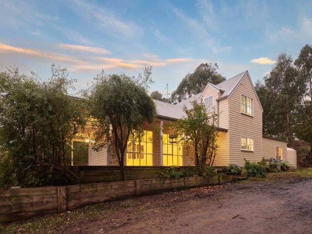 A Hidden Hillside Haven 20 Acres of Serenity, Space & Spectacular Views
