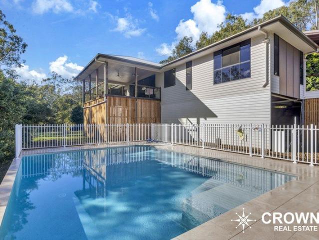 A Hidden Oasis of Sophisticated Acreage Living