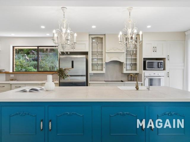 A Hills Haven Surrounded by Nature in Charming Clarendon