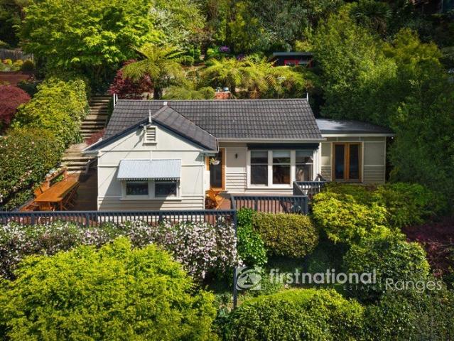 A Hills Home Framed by Extraordinary Views * please park on cnr of Gleghorn and O'Connors Rds, Kallista and walk down