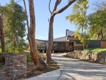 A Hills Sanctuary with Space, Soul and Endless Possibilities